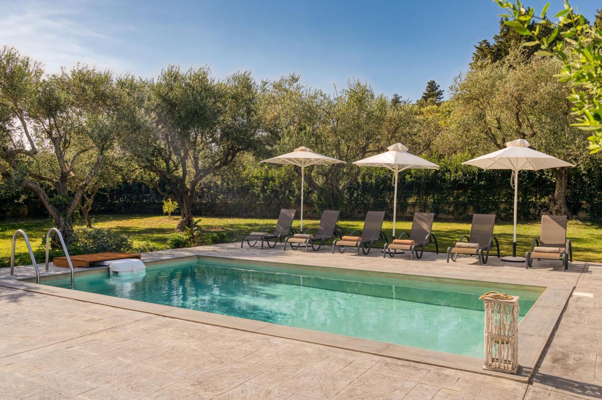 Valeria Private Villa Plános Екстериор снимка