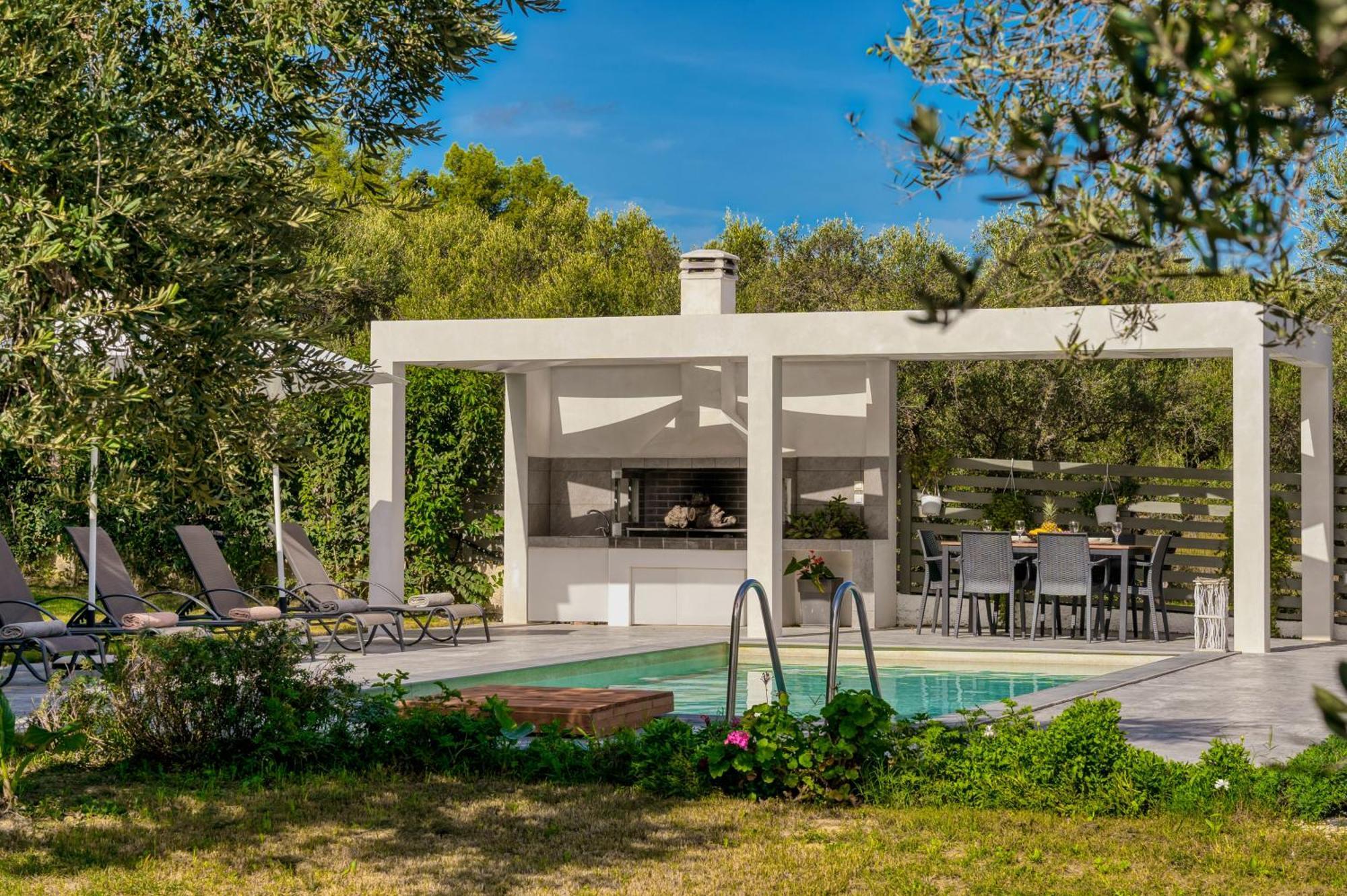 Valeria Private Villa Plános Екстериор снимка