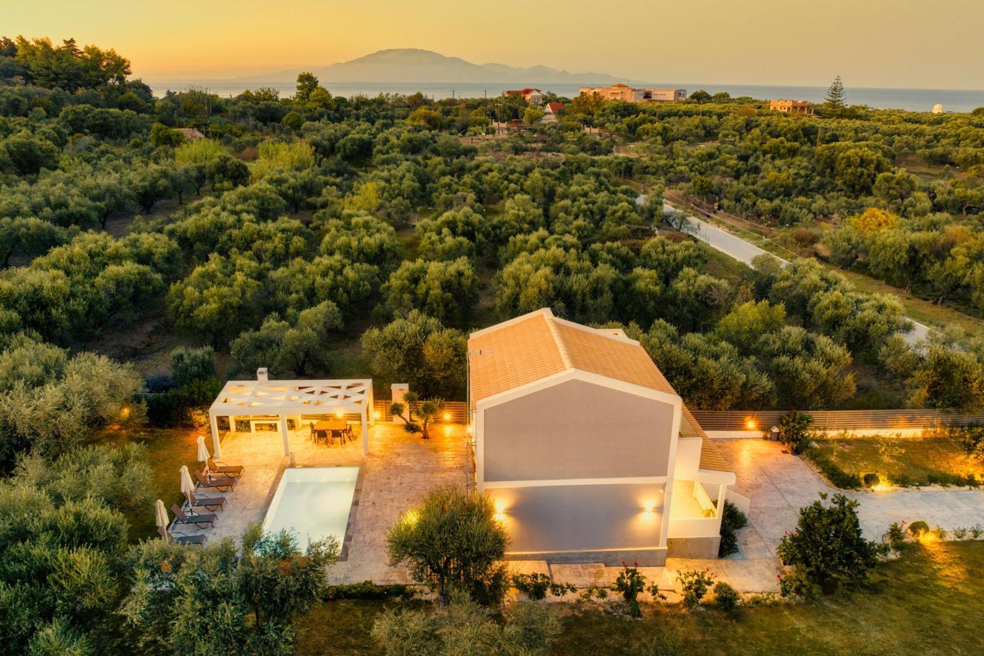 Valeria Private Villa Plános Екстериор снимка