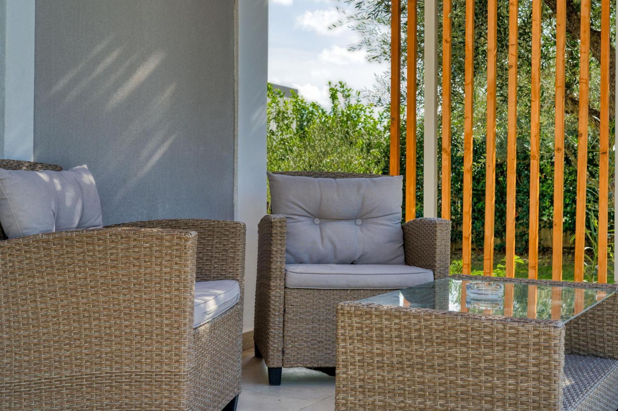 Valeria Private Villa Plános Екстериор снимка