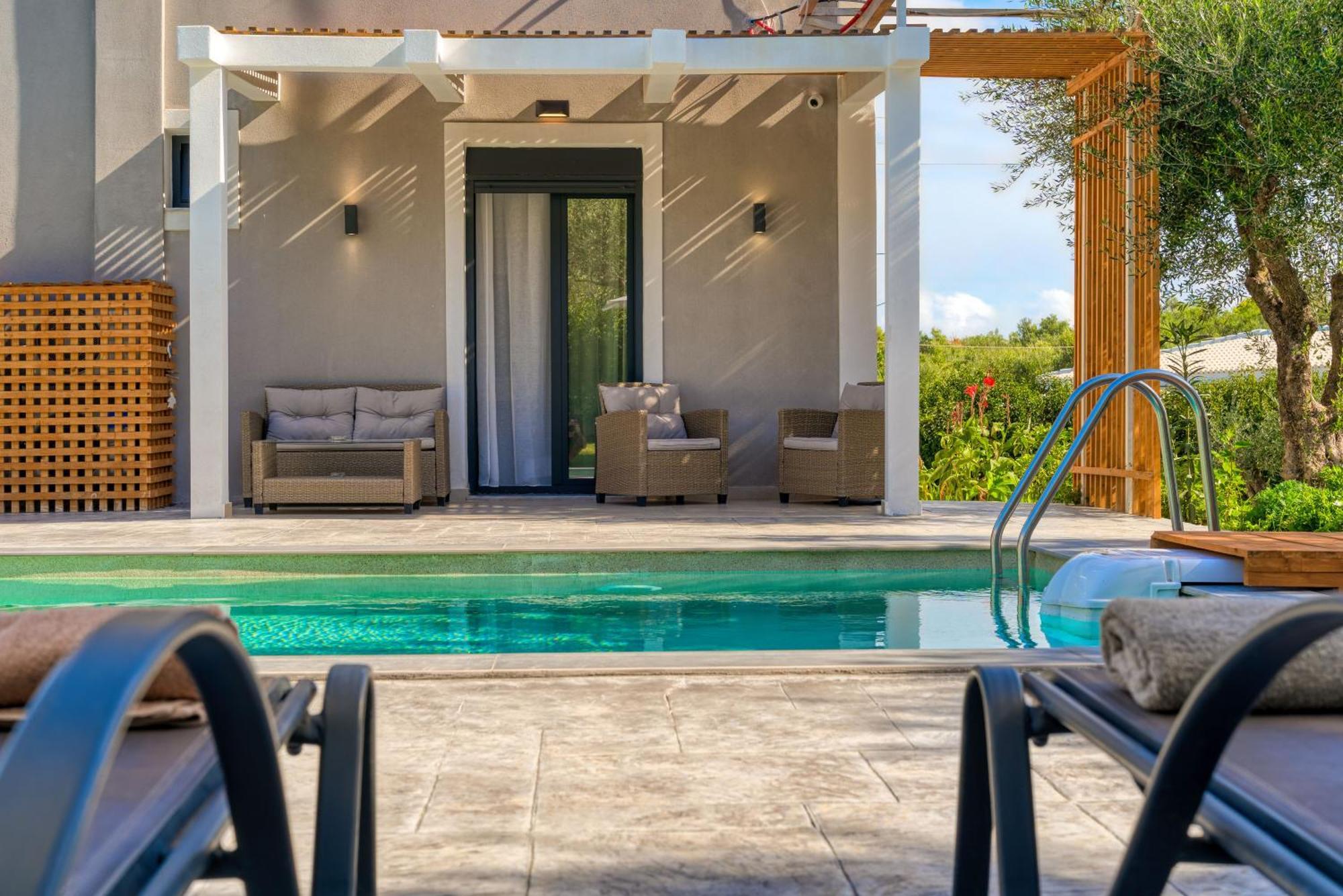 Valeria Private Villa Plános Екстериор снимка