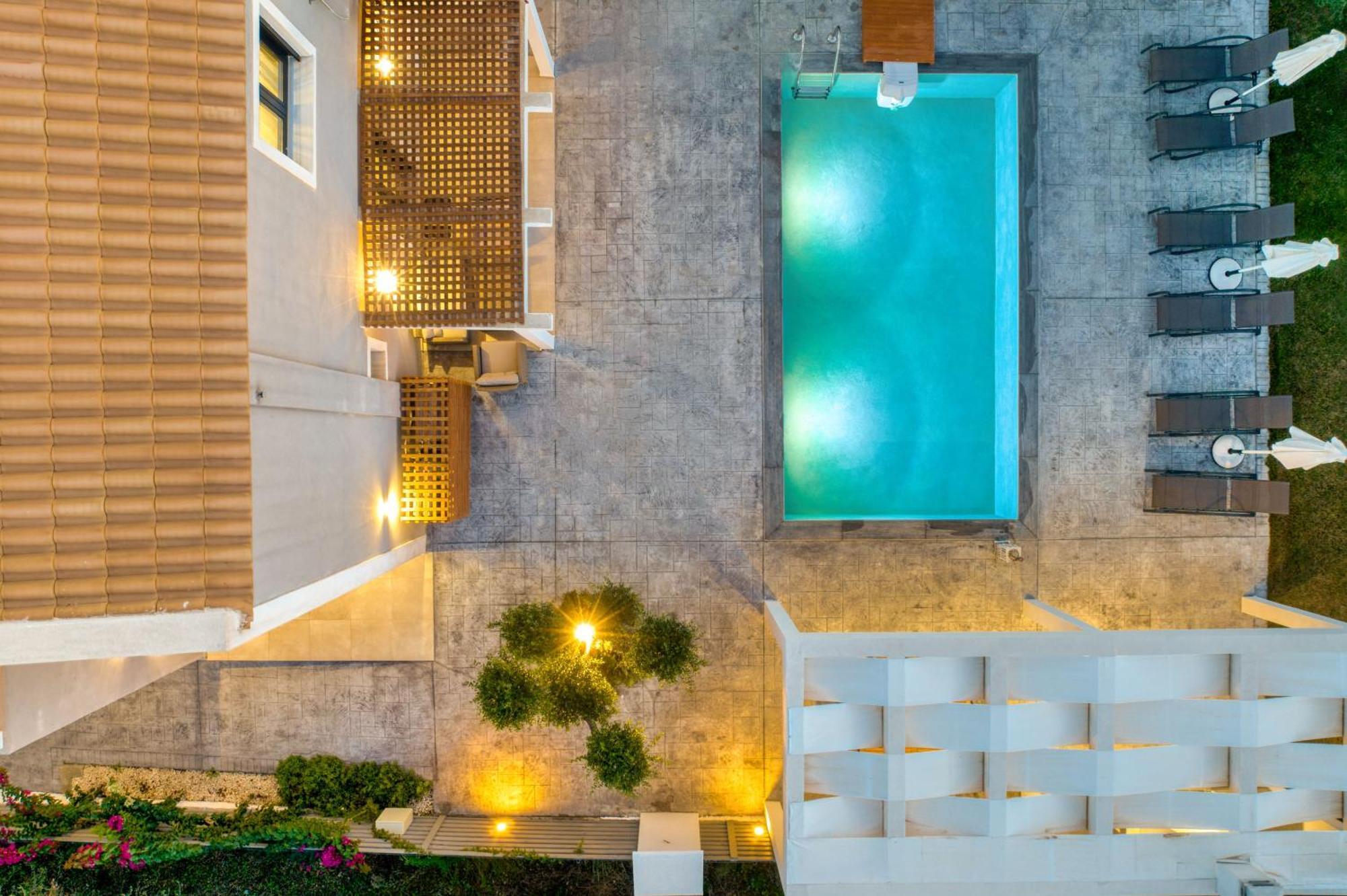 Valeria Private Villa Plános Екстериор снимка
